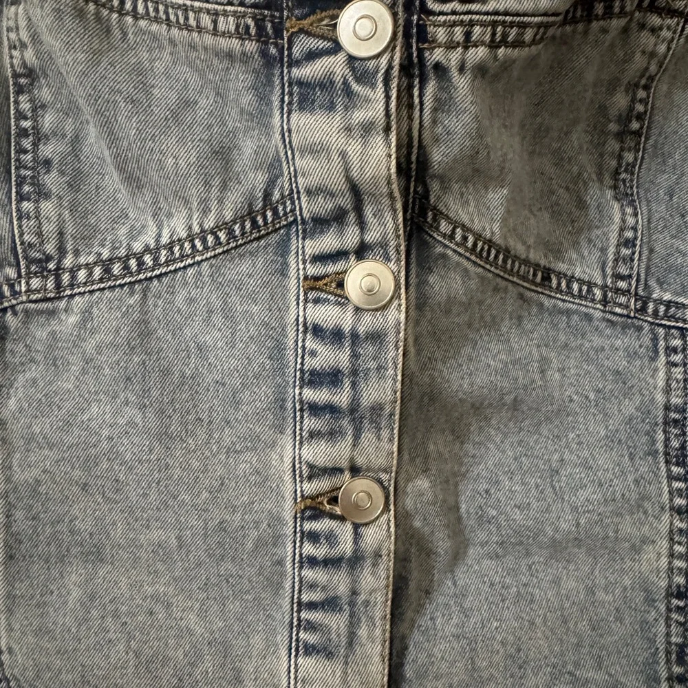 Denim Button-Up Corset Style cropped tank - Picture 4 of 6
